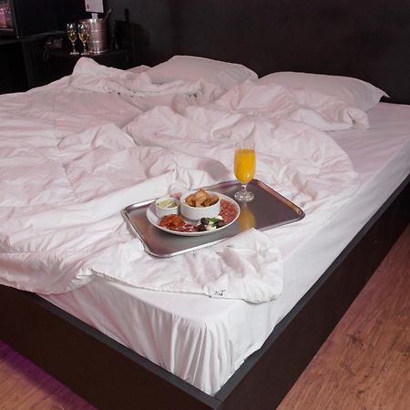 Tout Motel (Adults Only) Кампинас Экстерьер фото