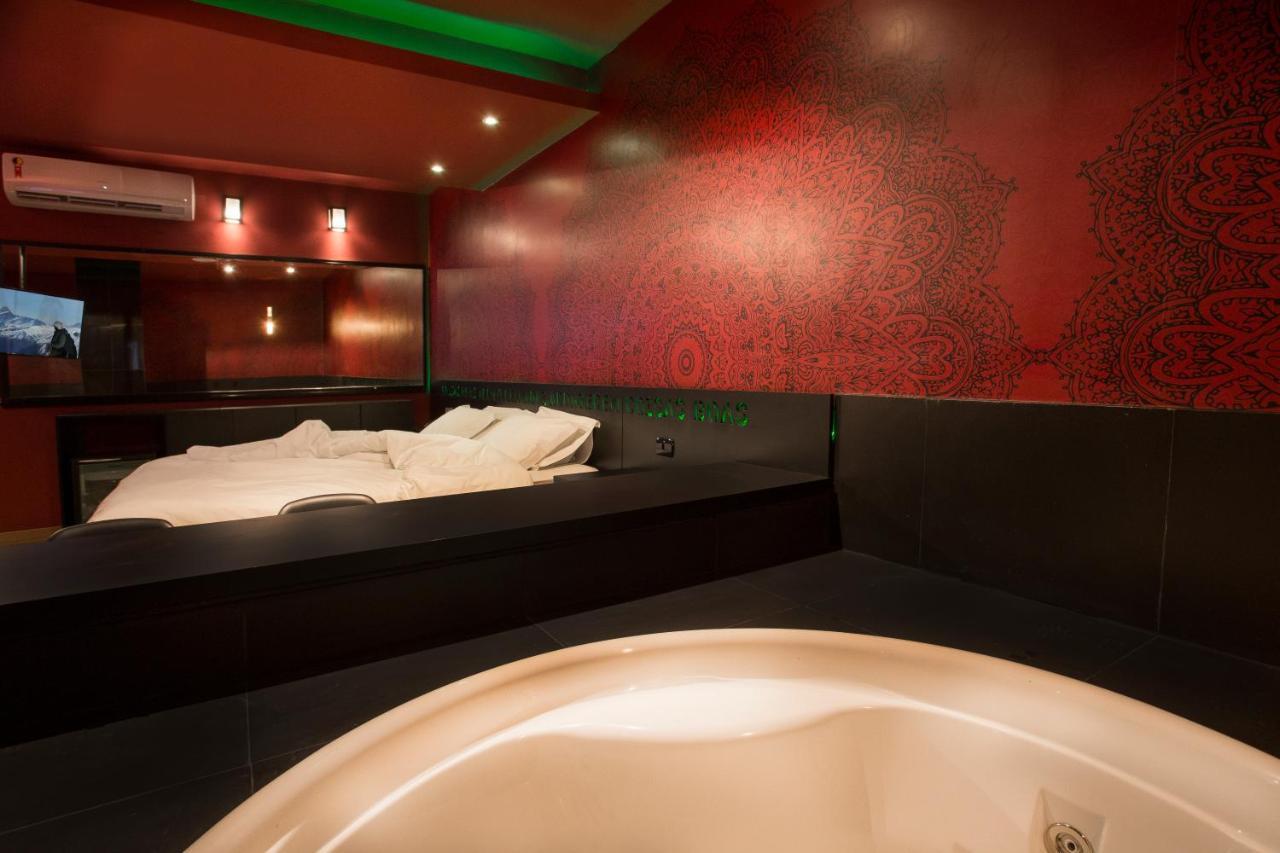 Tout Motel (Adults Only) Кампинас Экстерьер фото