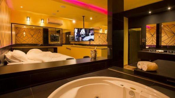 Tout Motel (Adults Only) Кампинас Экстерьер фото